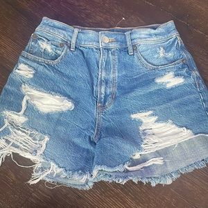 american eagle distressed denim shorts, size 2